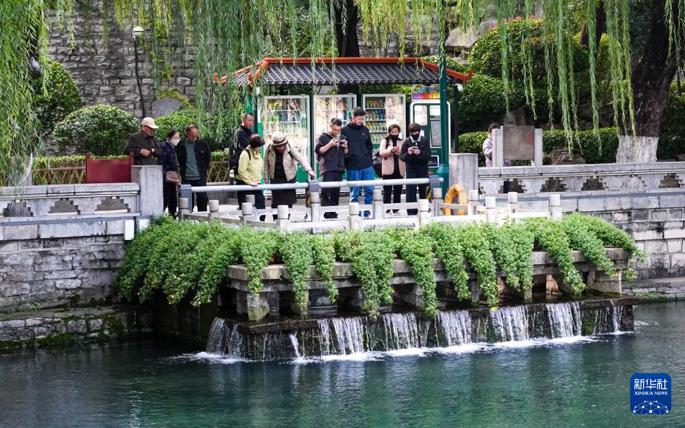 济南：走泉水绿道 赏泉水景观