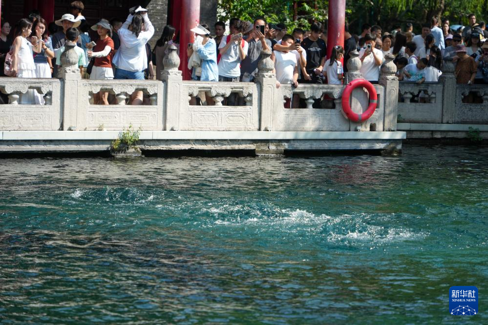济南趵突泉重现“水涌若轮”美景