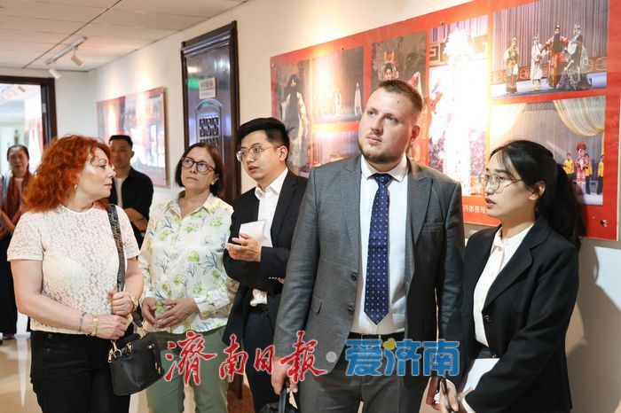 保加利亚卡赞勒格市代表团访问济南