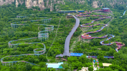 国庆游青铜山大峡谷，赏晒秋盛景，探龙宫体验激情与速度的凌空飞车