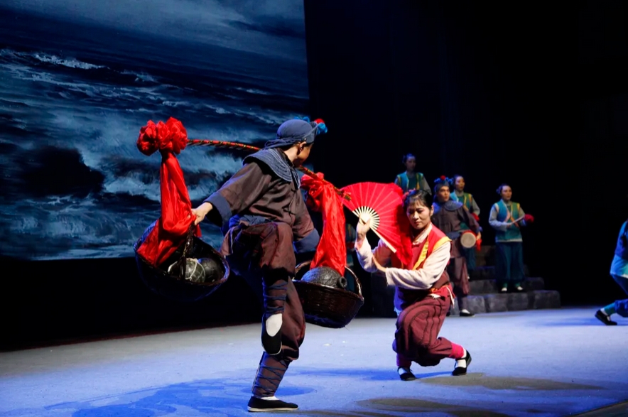 Yangko Performed in Haiyang, Yantai to Commemorate the War of Resistance Against Japanese Aggression_fororder_微信截图_20250820105706