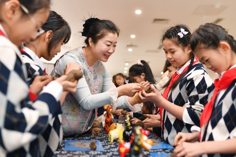 山东青岛：多彩文化迎开学_fororder_【开学】】3