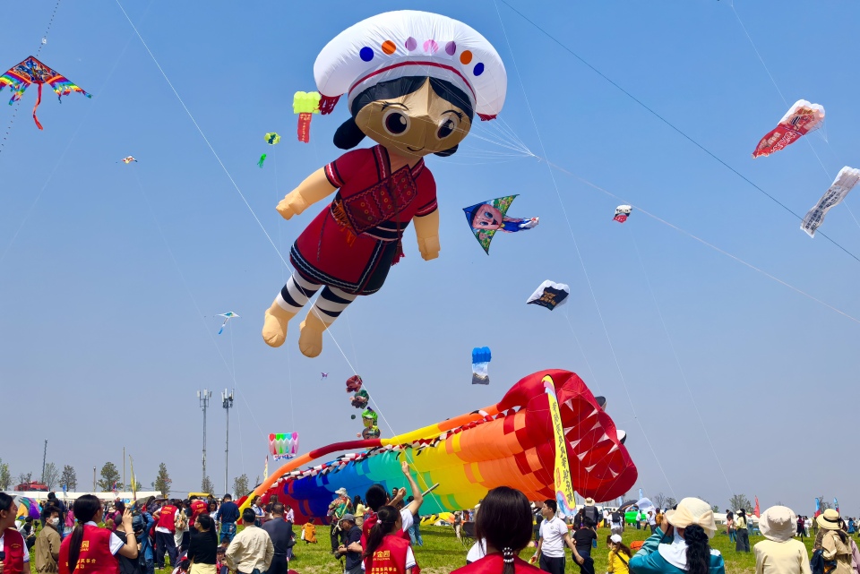 漫天纸鸢竞潍坊——2026潍坊风筝嘉年华掠影_fororder_011