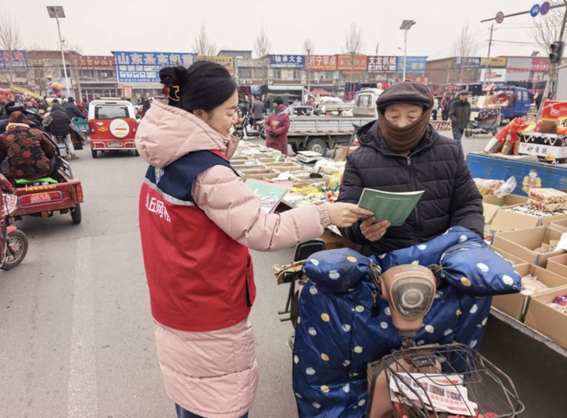 外国留学生在章丘赶“黄河大集”：在乡土烟火中感受中国年味_fororder_【章丘】9