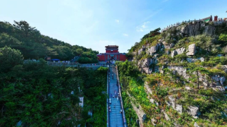 山东泰安：当夏日的风拂过泰山 云端上的美景让你一眼心动！