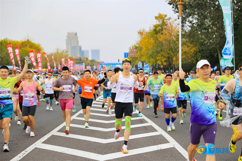一曲奔跑的黄河颂——2025黄河口（东营）马拉松赛侧记