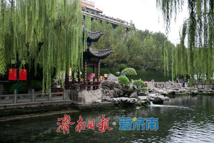 济南护城河迎丰水期 泉水奔流润古城