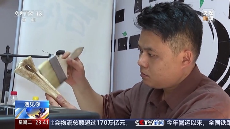 遇见你丨胡萝卜、黄河泥都能跨界变乐器 在他手里万物皆有BGM