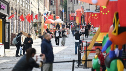 老城新韵 深秋青岛上街里老街与时尚碰出别样精彩