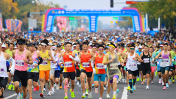 一曲奔跑的黄河颂——2025黄河口（东营）马拉松赛侧记