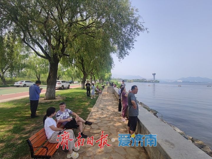 秋日济南雪野湖引客来 市民乐享好时光