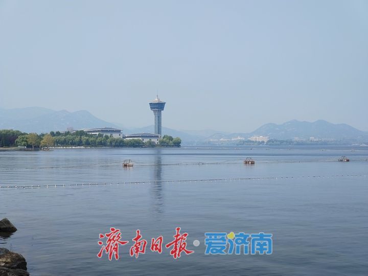 秋日济南雪野湖引客来 市民乐享好时光