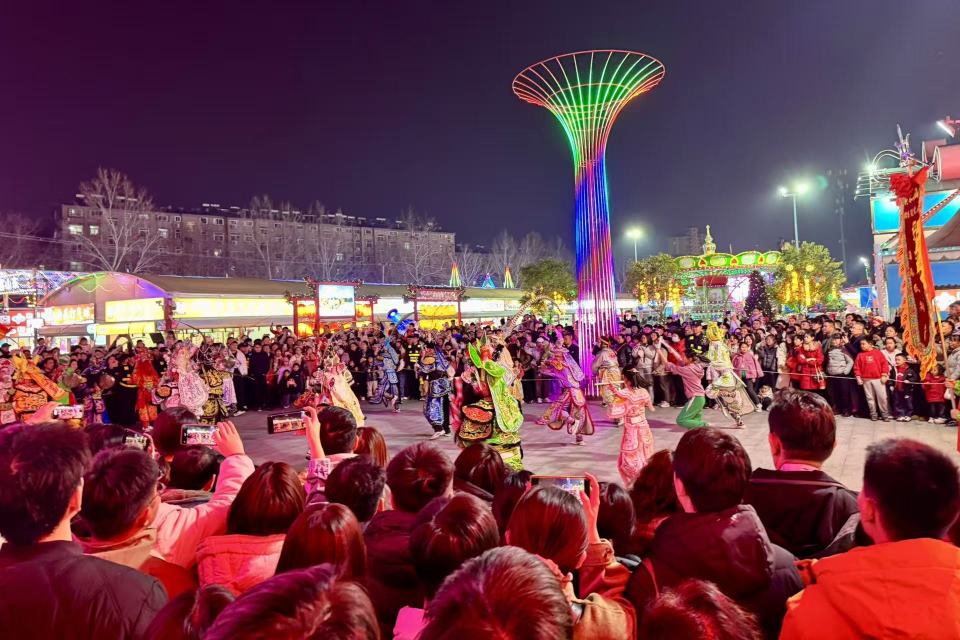龙抬头舞英歌 济南环联夜市上演非遗盛宴_fororder_9