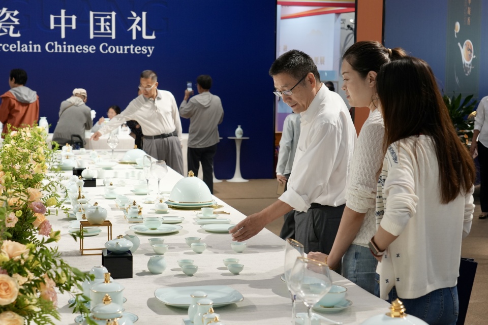 2025中国（淄博）国际陶瓷琉璃博览会开幕_fororder_微信图片_2025-09-30_111926_789