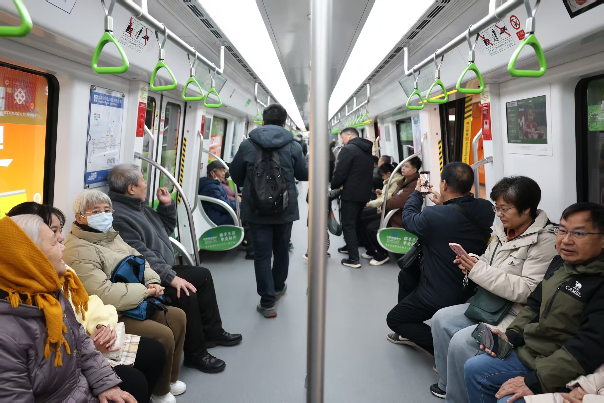 济南地铁三线同日开通 轨道交通迈入网络化运营新阶段