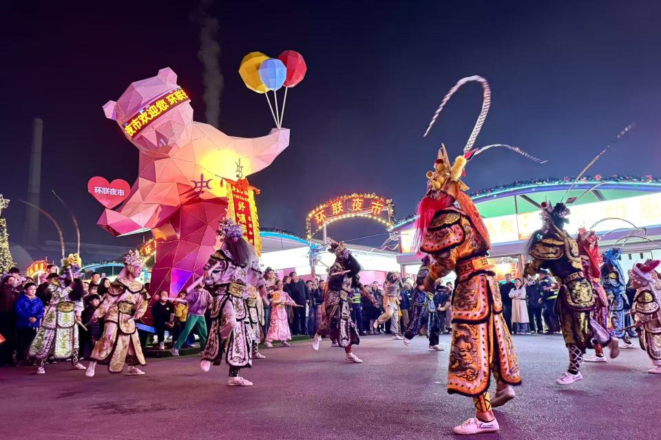 龙抬头舞英歌 济南环联夜市上演非遗盛宴_fororder_6