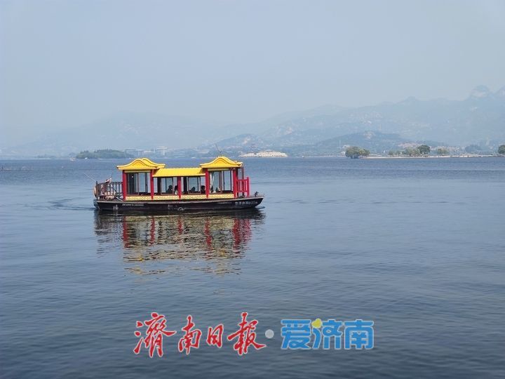 秋日济南雪野湖引客来 市民乐享好时光