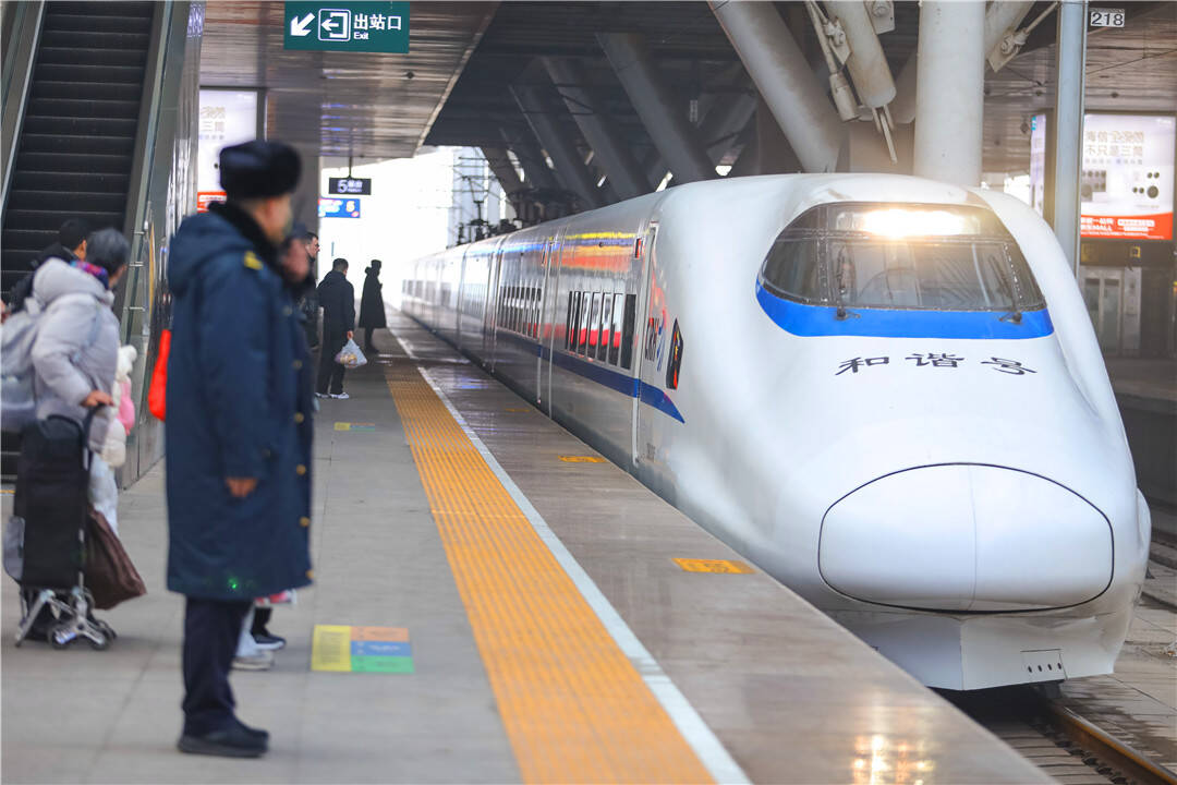 山东青岛:2026年春运启幕 多部门暖心守护团圆旅途