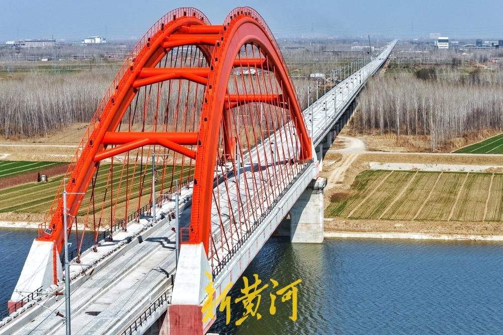 济滨高铁全线首条接触网承力索成功架设_fororder_【济滨高铁】2