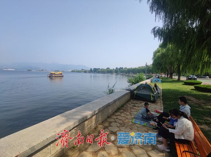 秋日济南雪野湖引客来 市民乐享好时光
