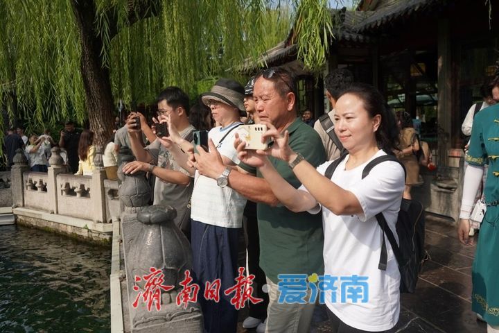 新加坡旅行商考察团到访济南 沉浸式感受泉城文旅魅力为鲁新旅游合作再添新动能