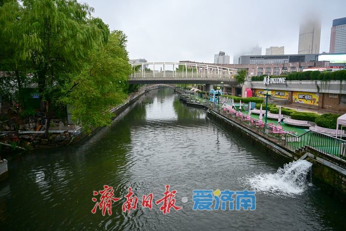 济南护城河迎丰水期 泉水奔流润古城