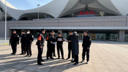 青岛红岛站派出所联合相关单位开展春运专项行动