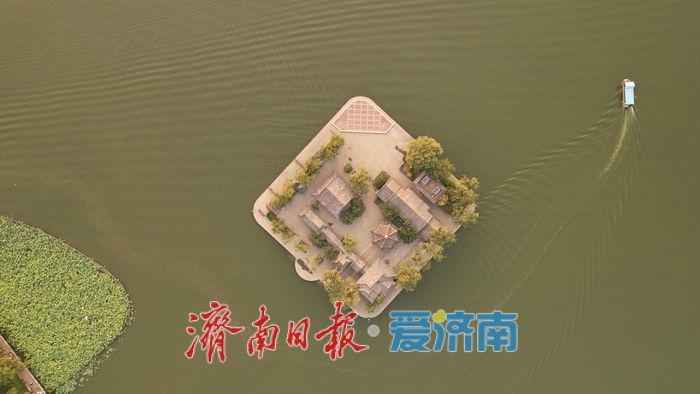 济南大明湖唯美晚霞 鎏金暮色醉煞游人