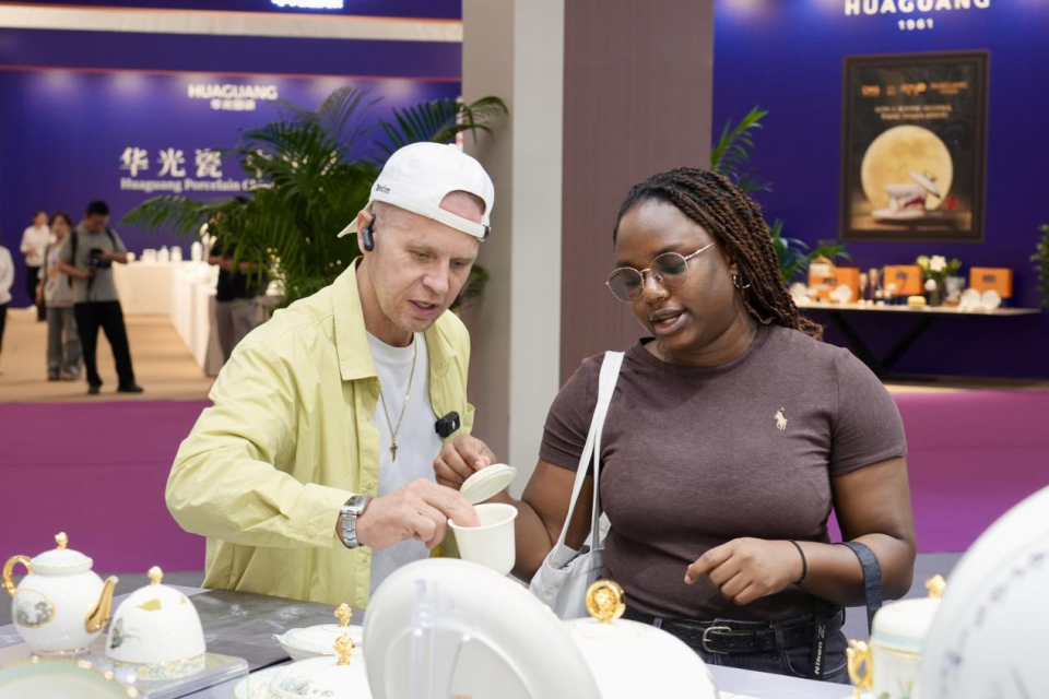 2025 China (Zibo) International Ceramics and Colored Glaze Expo kicked off in Zibo_fororder_图片5