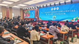 外国友人第一次体验济南烧烤，然后被圈粉了。帮想几句新媒体标题，要有趣的