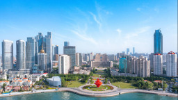 追光记丨乘“峰”而上 为中国经济投下“信任票”
