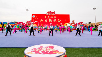 2026“百花汇海”山东秧歌会在烟台海阳开赛
