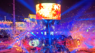 青岛山海间不夜城主题街区百场活动点燃“春日经济”