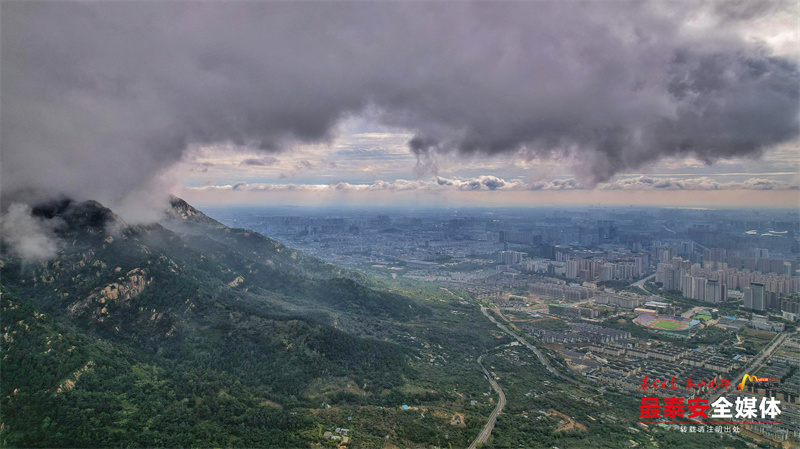 秋雨按下“暂停键” 城市美出“新高度”