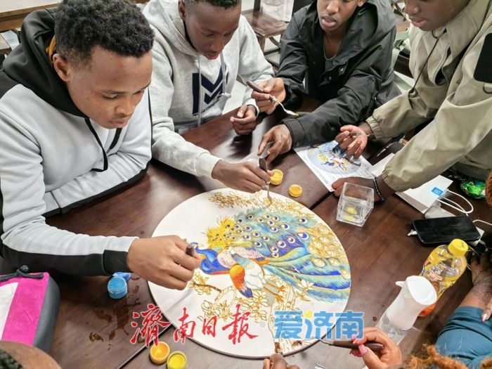 让非遗之美架起友谊之桥！ 济南市历下区成功举办"非遗国际朋友圈"中外文化交流活动