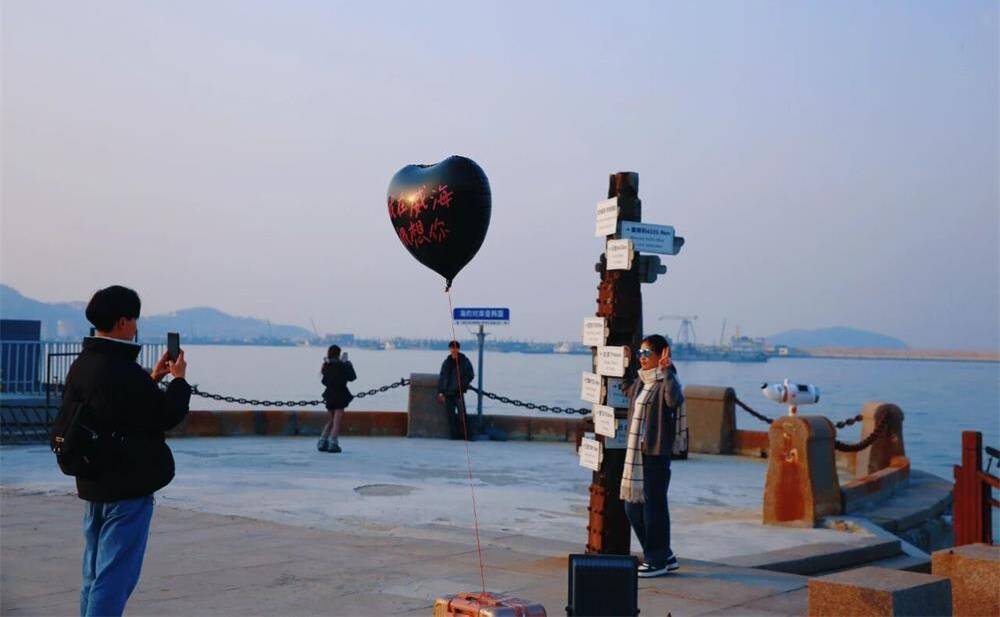 威海市环翠区:冬日“趣”看海 浪漫不打烊