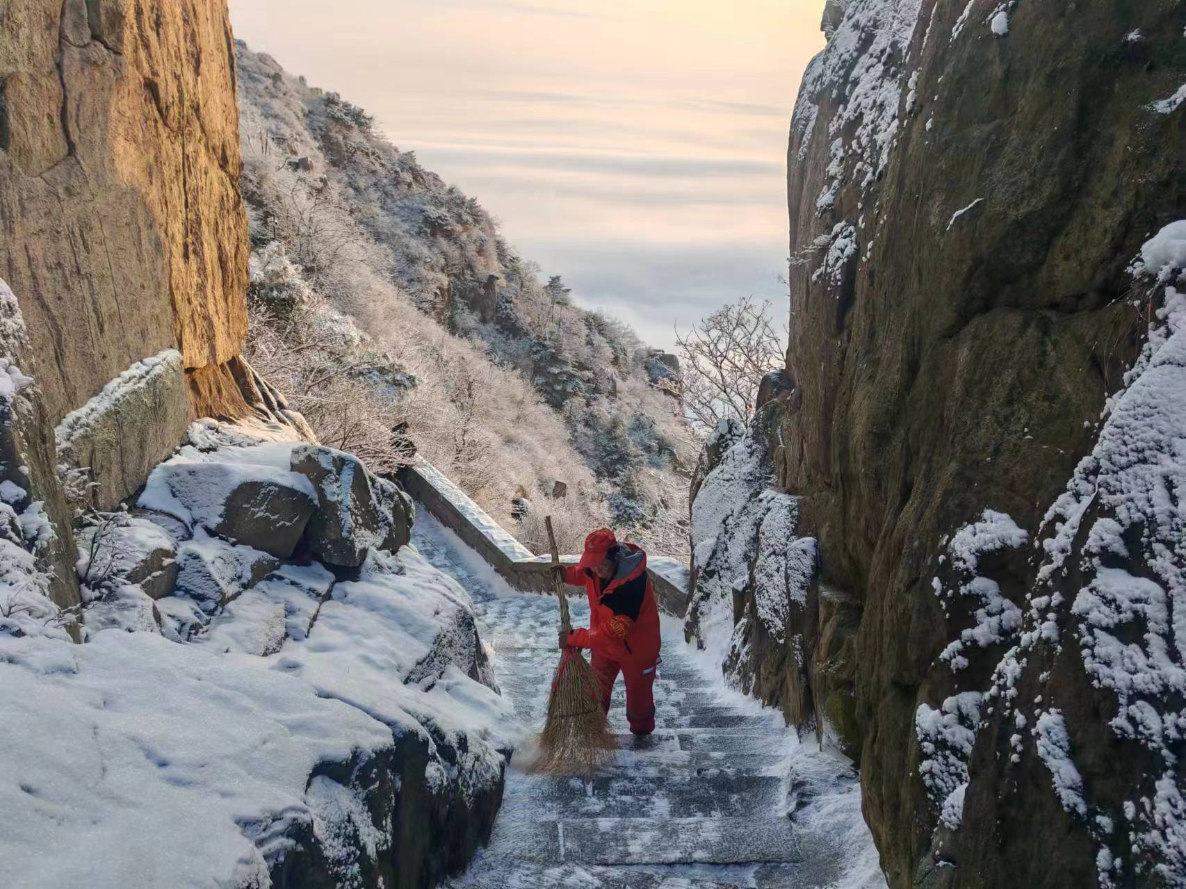 雪后泰山披银装 云海日出醉游人_fororder_【雪后泰山】15