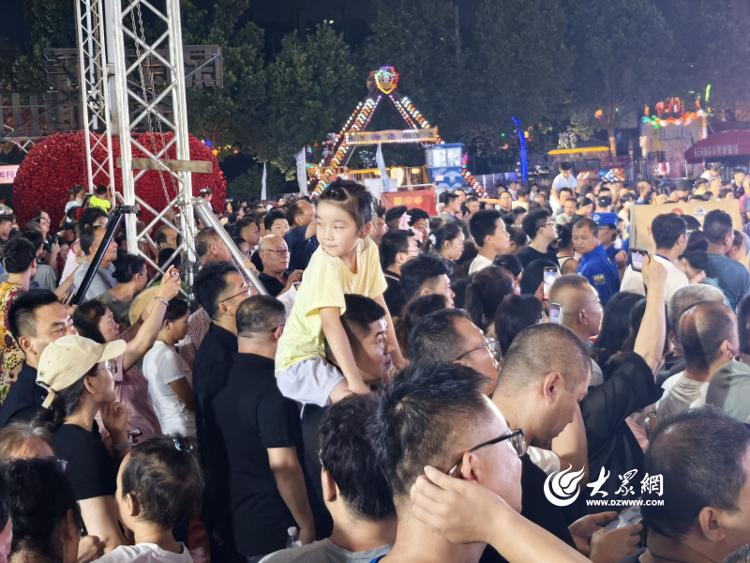 “串” 山越海赴淄博，山东烧烤争霸赛开赛