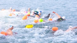 2026年国际冬泳世界挑战赛（济南站）在济南大明湖启幕