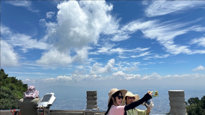 山东泰安：云作丝，风为引！登泰山“天界漫游”，把夏日浪漫全打包