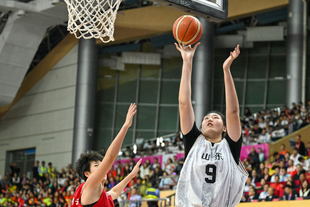 “小巨人”张子宇正式加盟山东高速篮球俱乐部