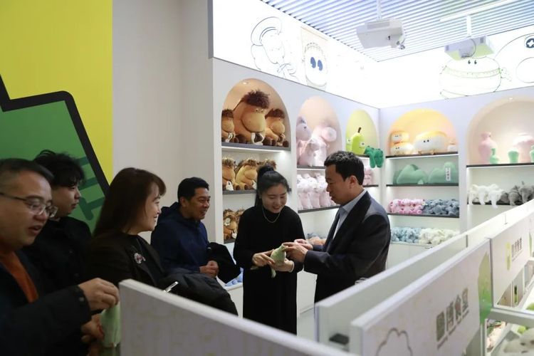 黄河流域博物馆联盟文创工作高质量发展座谈会暨“绒暖蛇年·文博同行”毛绒文创联展活动举行