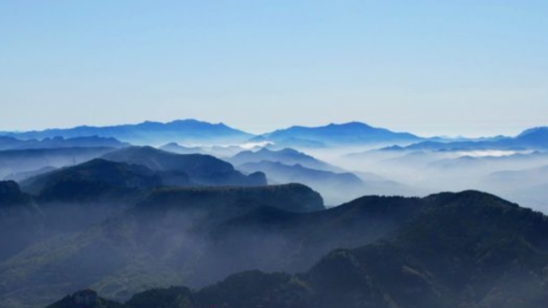 济南南部山区迎云海奇观 绘就现实版“千里江山图”