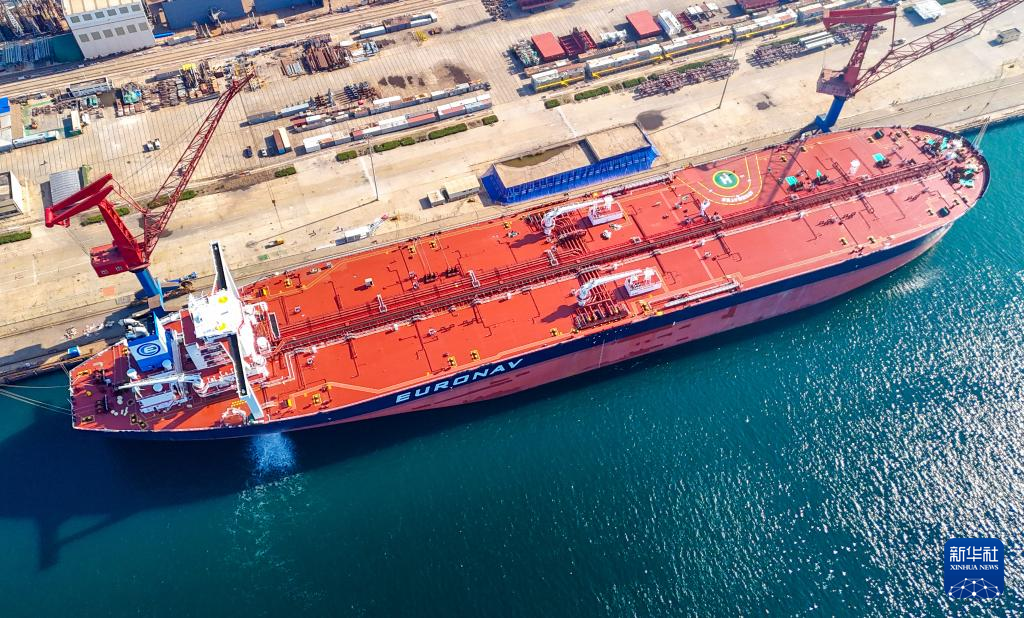 山东青岛：氨预留超大型原油船交付