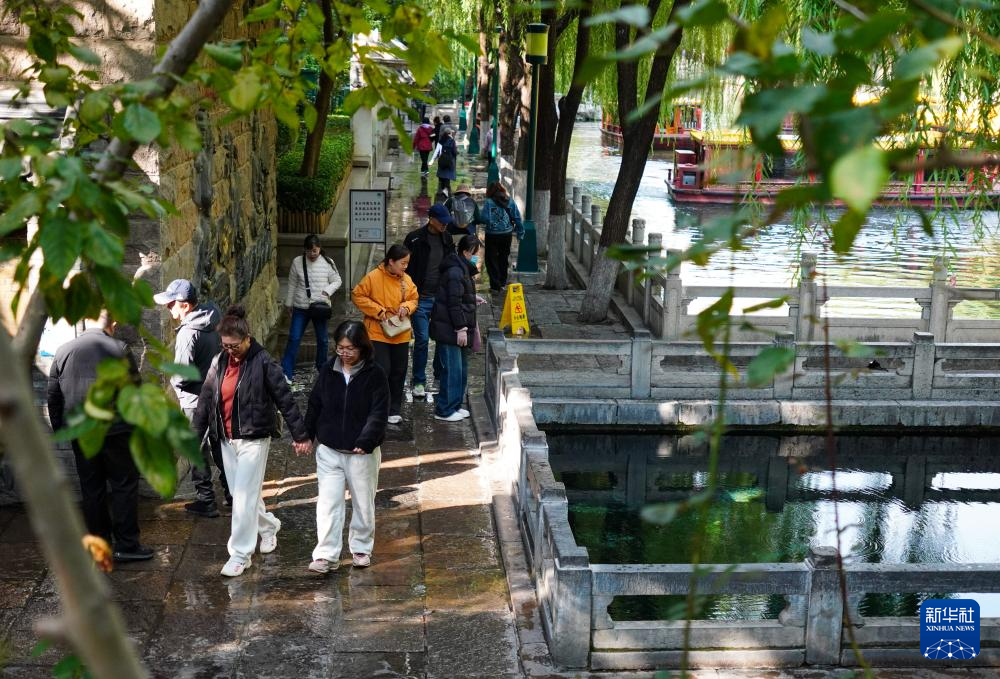 济南：走泉水绿道 赏泉水景观