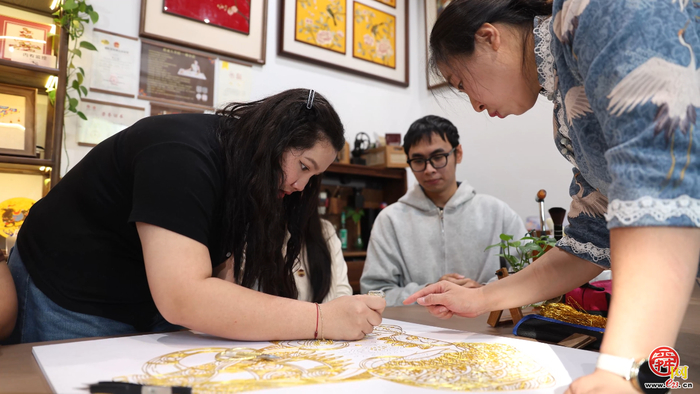 外眼看济南|古艺新生 匠心济南:指尖与光影里的非遗之旅