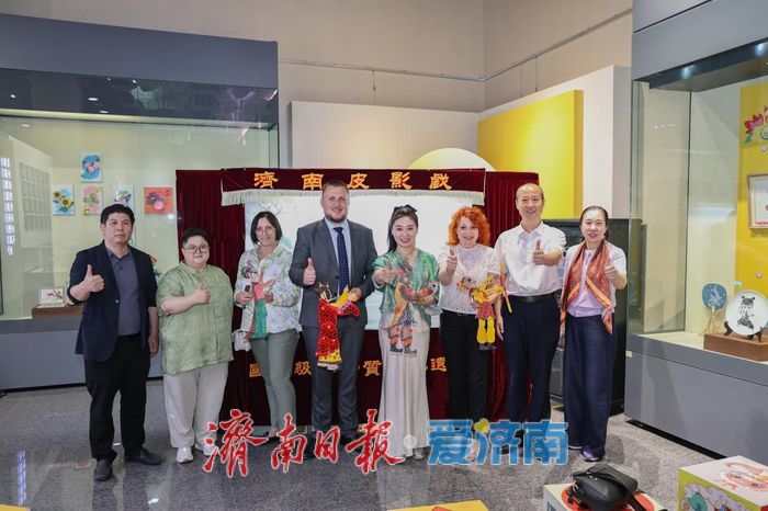 保加利亚卡赞勒格市代表团访问济南