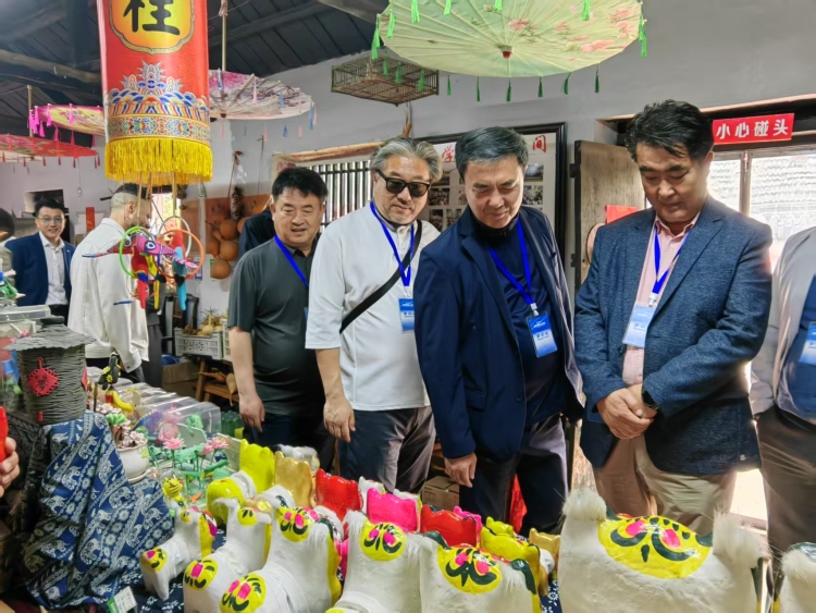 【Hi,Shandong】“Hi,Shandong—机遇中国 青岛优品”海外媒体走进莱西产芝湖乡村振兴示范片区_fororder_fae2d2a59cd0967a78589a1217302d2