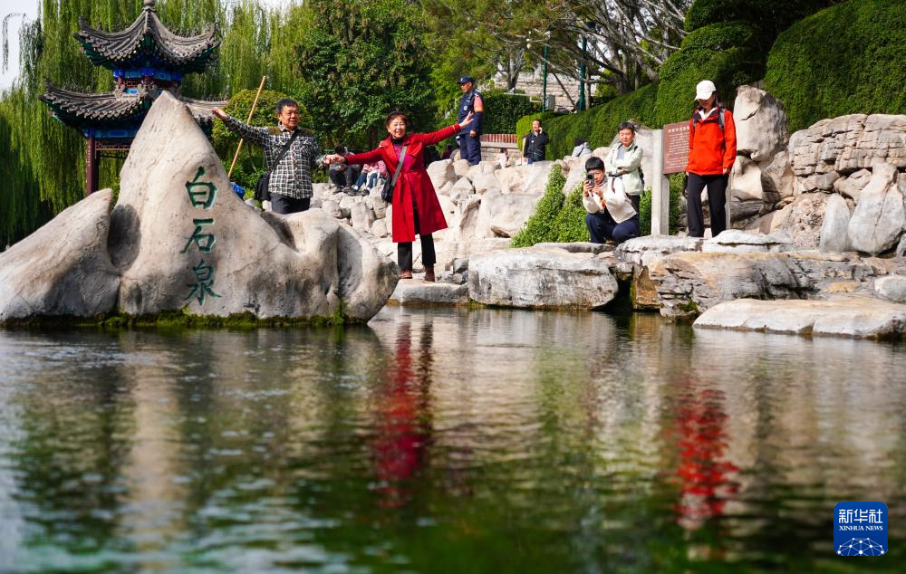 济南：走泉水绿道 赏泉水景观