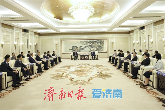 2025华商企业科技创新合作交流会暨山东（济南）“一带一路”华商合作交流会开幕